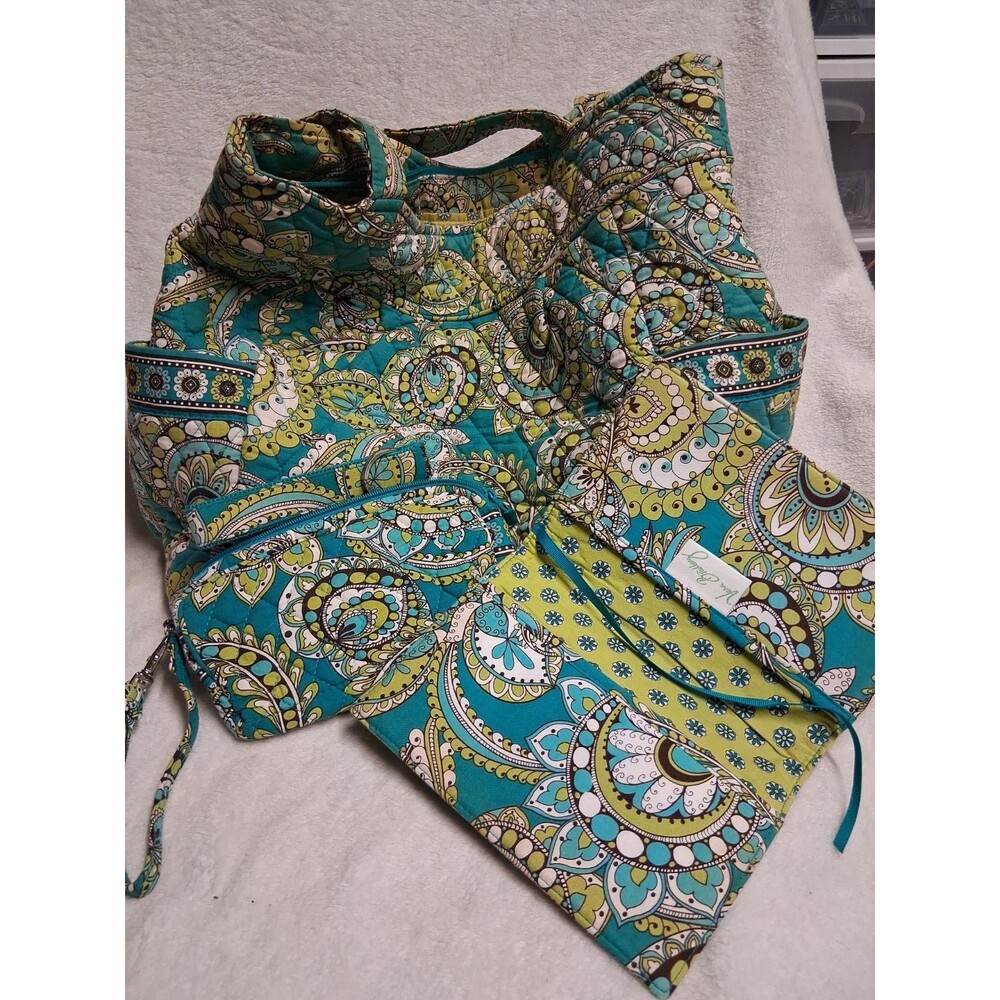 Vera Bradley Set Of 4 tote bag with zipper Peacock Make Up Book Cover & Key Chai